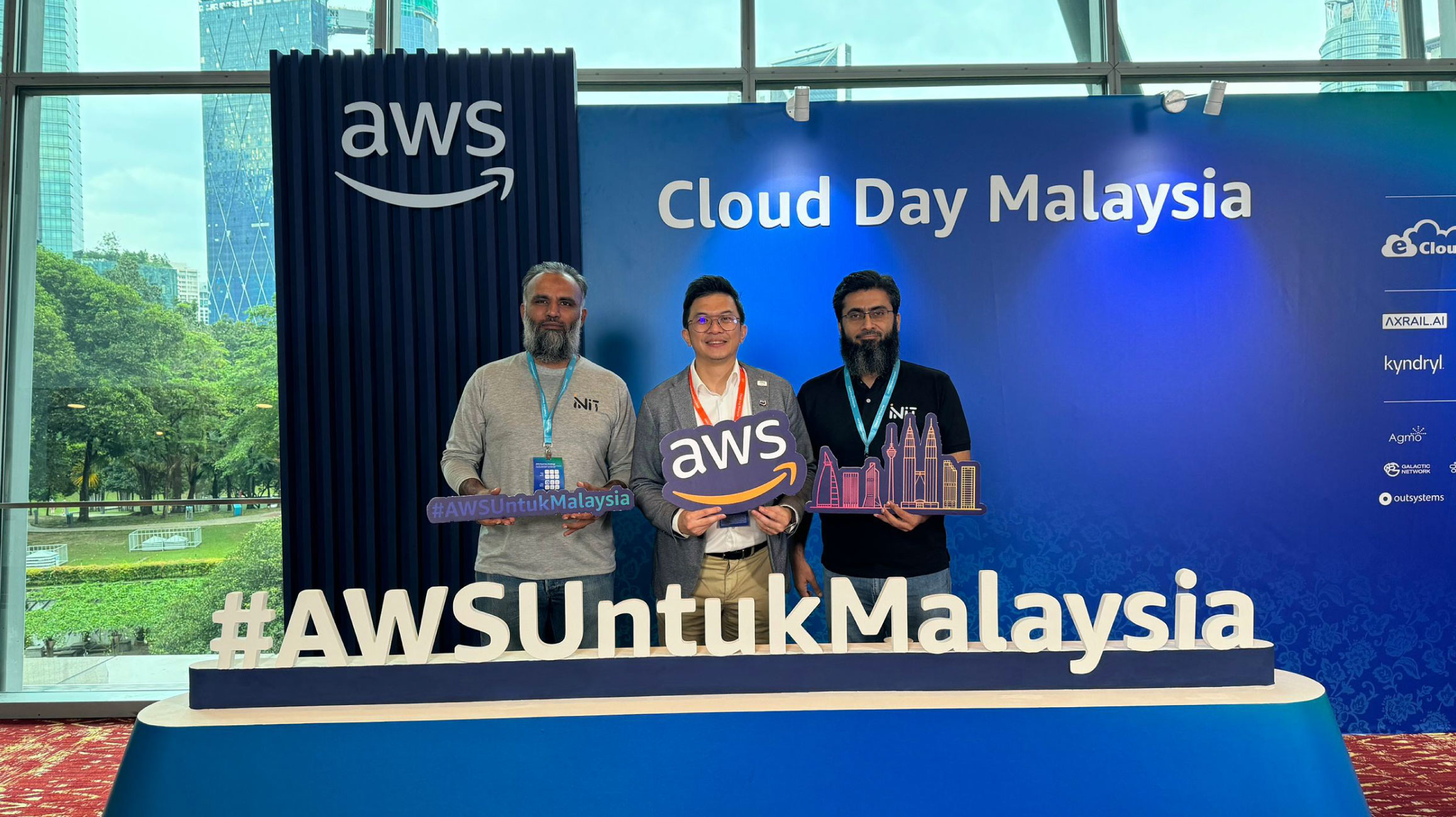 init-represents-pakistan-at-aws-cloud-day-malaysia